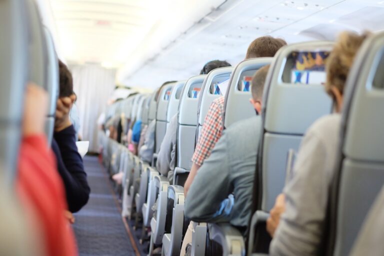 2 Things Doctors Never Skip on a Plane (Plus 1 Bonus) - Featured image