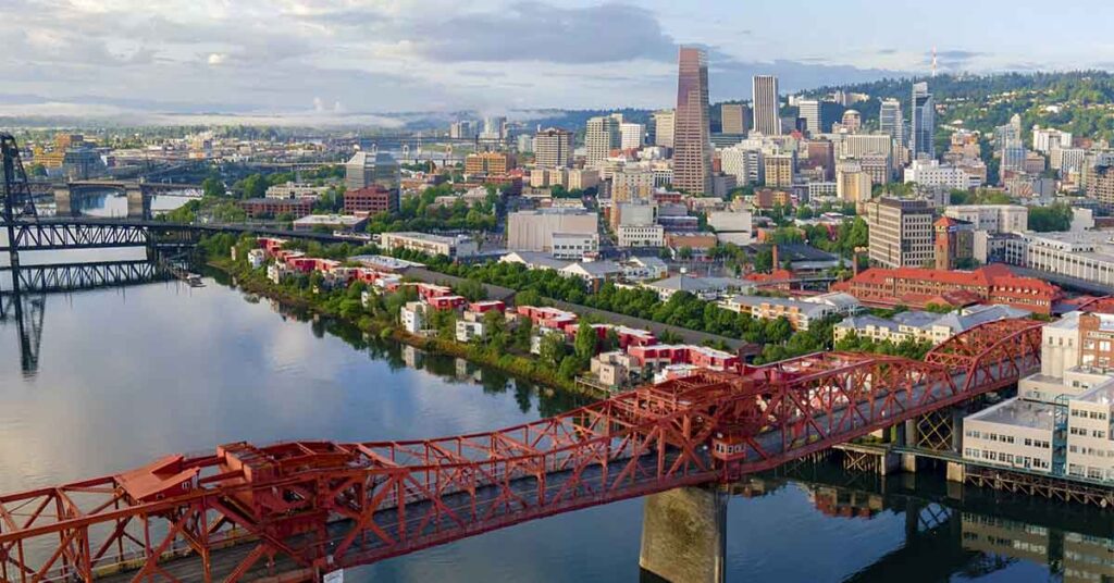 City of Portland Pays to Clean Streets, Offering Dignity and Income - Featured image