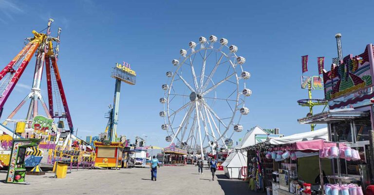 Colorado Family Wins $205 Million After Child Falls 110 Feet to Her Death at Theme Park - Featured image