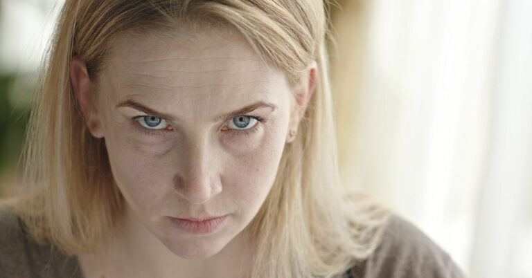 How to Shut Down Disrespect Instantly Without Yelling: 15 Effective Phrases - Featured image