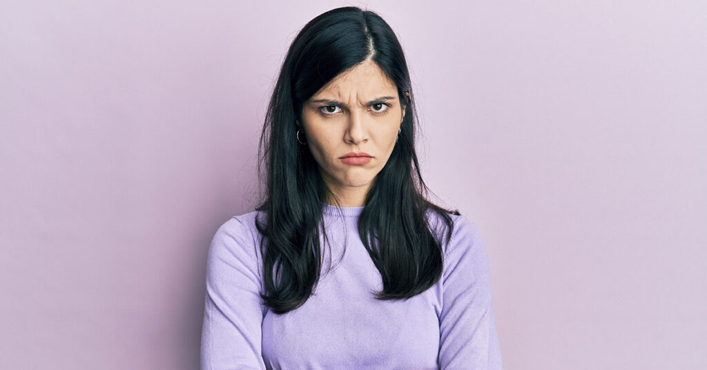 15 Warning Signs Someone Is Fueled by Negativity - Featured image