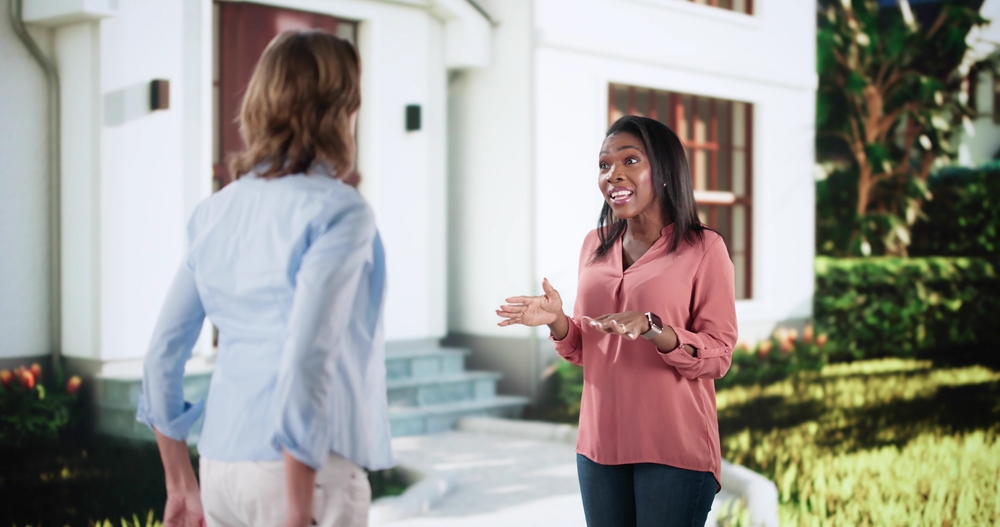 Neighbour Dispute Leads to Angry Quarrel Outside Apartment Door