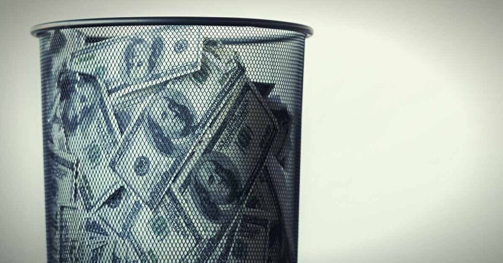 15 Ridiculous Ways Intelligent People Throw Their Money Away - Featured image