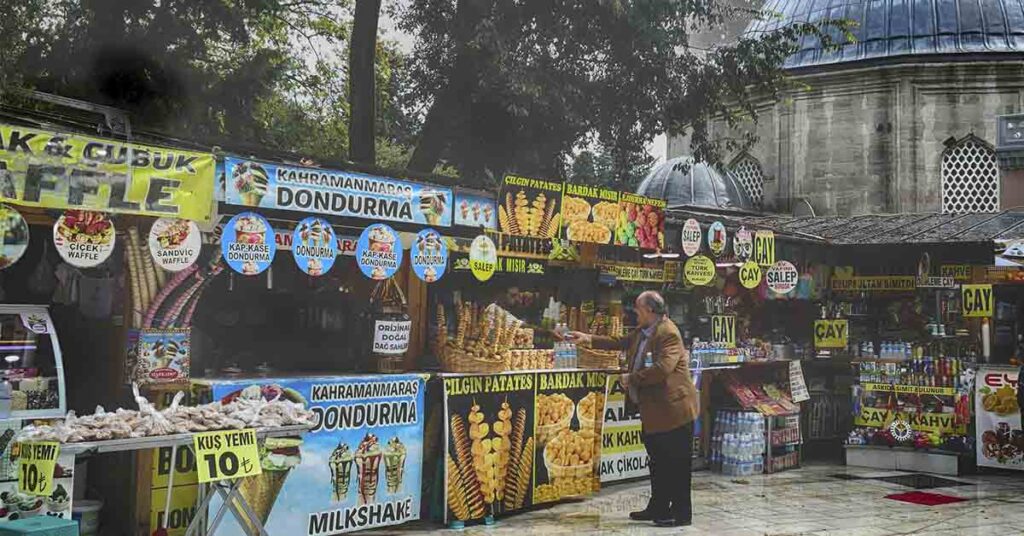 Family Dies After Suspected Food-Related Illness During Holiday in Turkey - Featured image