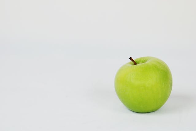 a green apple