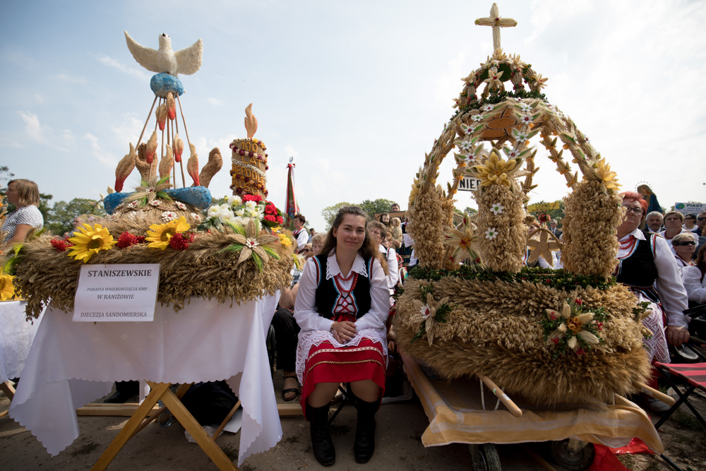 POLAND, CZESTOCHOWA, SILESIA -  02 September 2018: nationwide harvest festival on The Jasna Gora Monastery in Czestochowa, pilgrims in traditional costumes with harvesting wreath