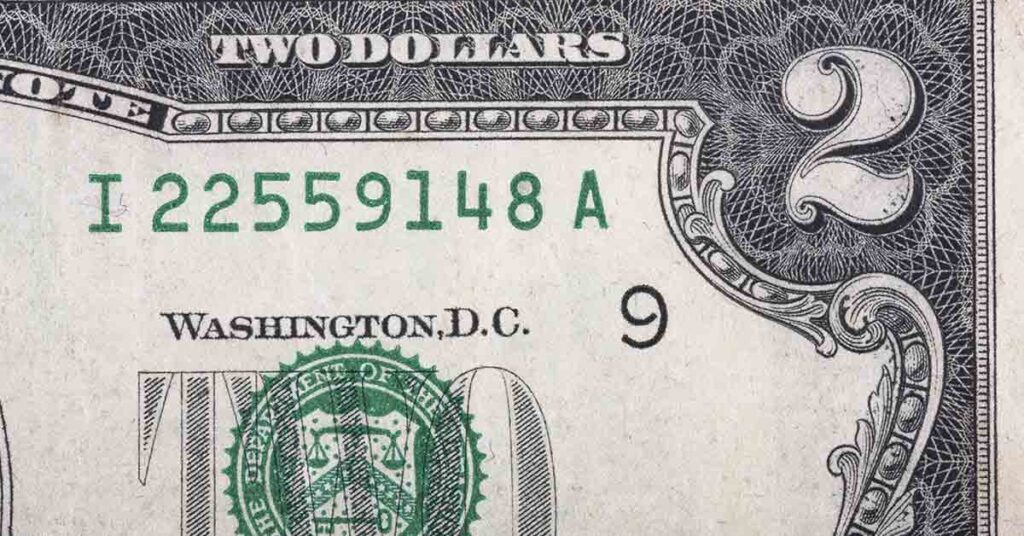 A Bank Teller Reveals 9 Reasons People Shouldn’t Ask for $2 Bills - Featured image
