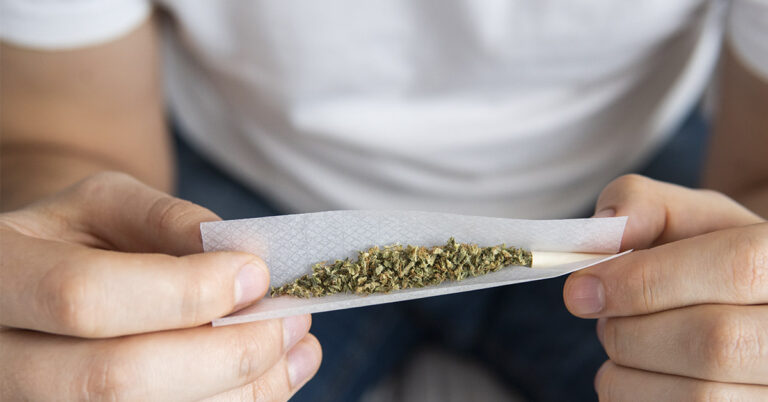 Surgeon Warns About a Vomiting Syndrome Sending Cannabis Users to the ER - Featured image