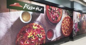 Pizza Hut signage