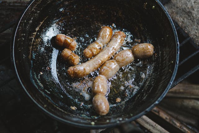 sausages in a pan