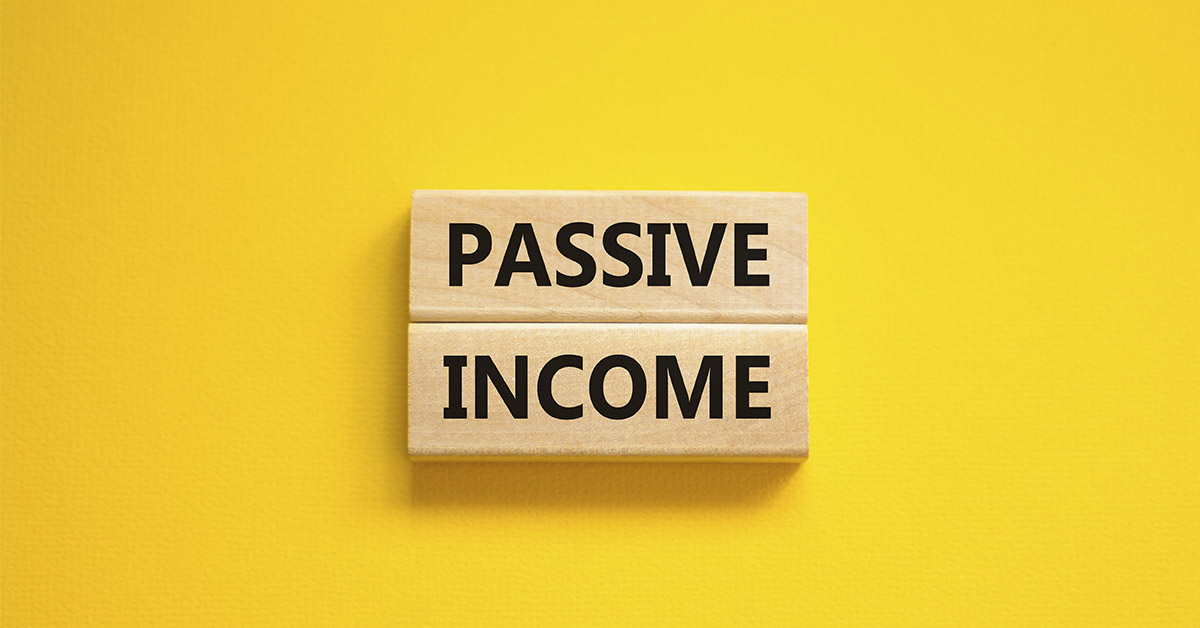 From Steady Jobs to Side Hustles: The Age of Passive Income and the ‘Polygamous Worker’