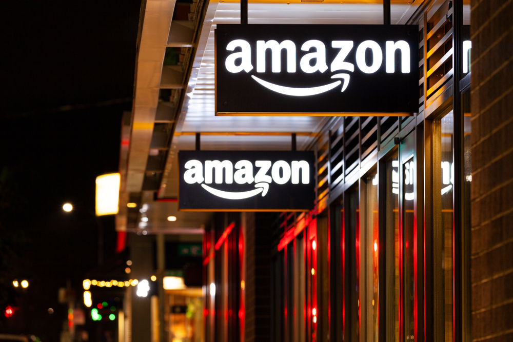 Portland, Oregon/USA-May 15, 2019: Amazon Hub Locker store in Downtown Portland