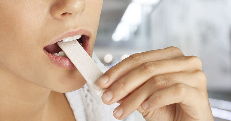 Plant-Based Chewing Gum Shows Promise Against COVID, Flu, and Herpes in Lab Tests - Featured image