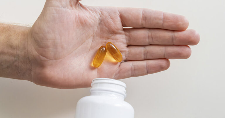 Stop Taking Vitamin D Immediately If You Have These 4 Symptoms, Doctors Warn - Featured image