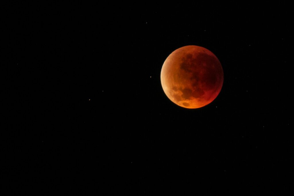 Stunning Blood Moon Eclipse in Night Sky
