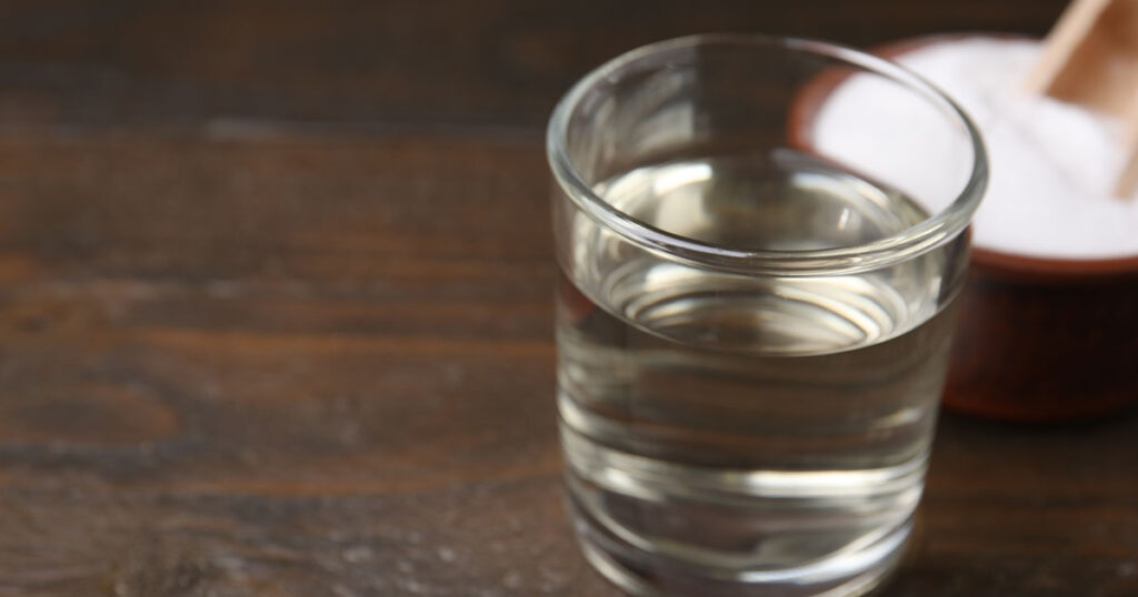 13 Innovative Ways To Use Salt and Vinegar Around The Home - Featured image