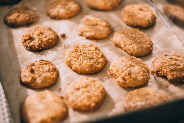 Tray of fresh cookies representing sugary dessert sleep impacts
