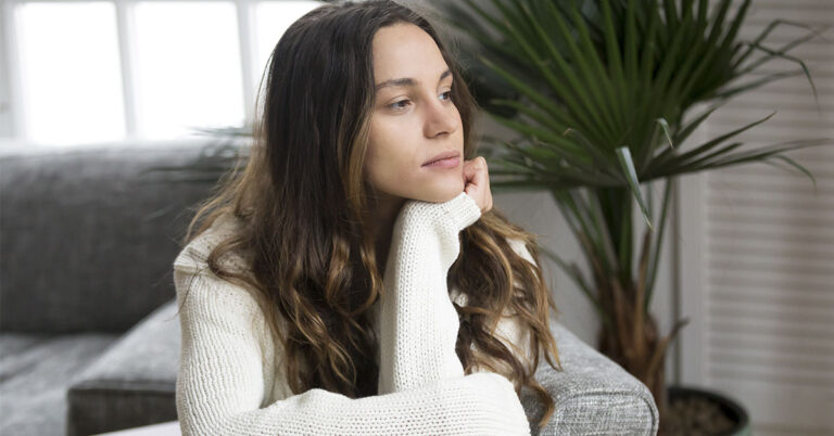 Why Some People Truly Enjoy Being Alone, According to Psychology - Featured image