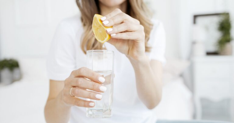 People Are Drinking Lemon Water Every Morning – Here Are the Benefits They’re Noticing (and The Ones They Probably Aren’t) - Featured image