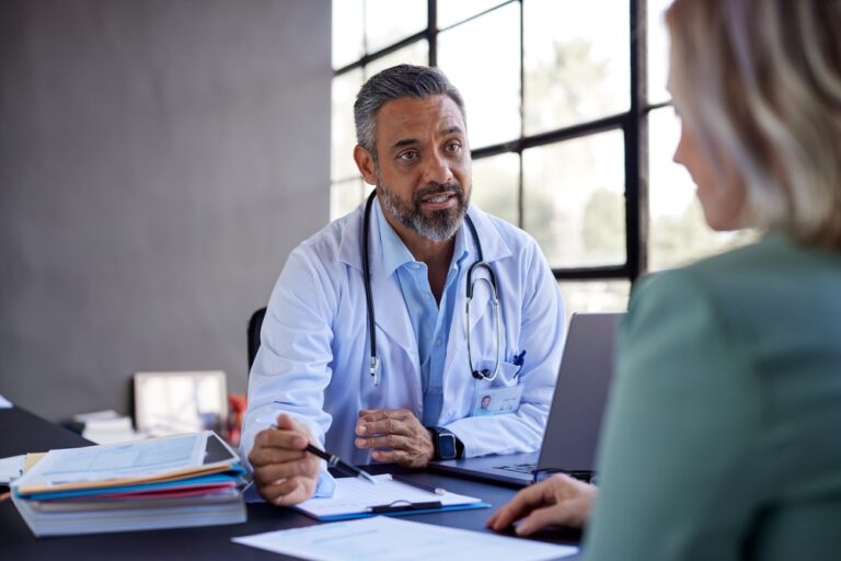 14 Things to Do (and Never Do) Before Your Next Doctor Appointment - Featured image