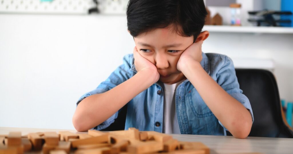 Things Parents Unknowingly Do That Break a Child’s Heart - Featured image
