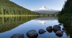 Oregon Cave Discovery Older Than Egypt's Great Pyramids Mount Hood, part of the Cascade Range, perfectly reflected in the still waters of Trillium Lake, Oregon, United States of America, North Americ