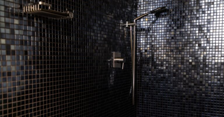 Why Men and Women Are Showering in the Dark for Better Sleep - Featured image