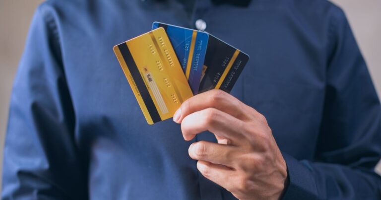 10 Places You Should Never Swipe Your Credit or Debit Card - Featured image