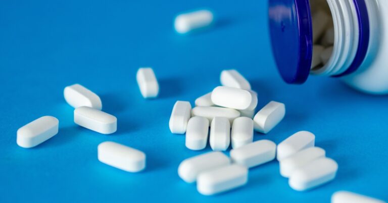 Dietitians Are Telling People to Stop Pairing This Supplement With Magnesium - Featured image
