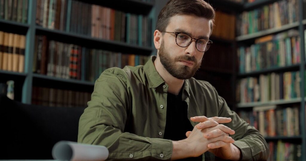 Science Says These 3 “Bad Habits” Could Actually Mean You’re Highly Intelligent - Featured image