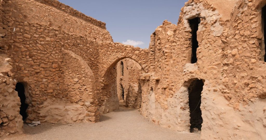 Mysterious 7,000-Year-Old Stone Circle Found in the Middle of Sahara. Scientists Say It Shouldn’t Exist - Featured image
