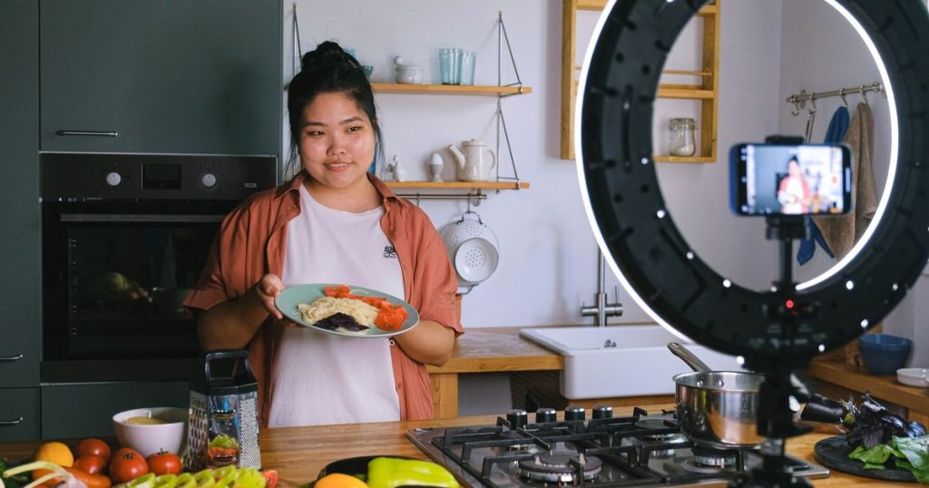 Scientists Warn Common Kitchen Habit Could Raise Your Dementia Risk, According to Latest Research - Featured image