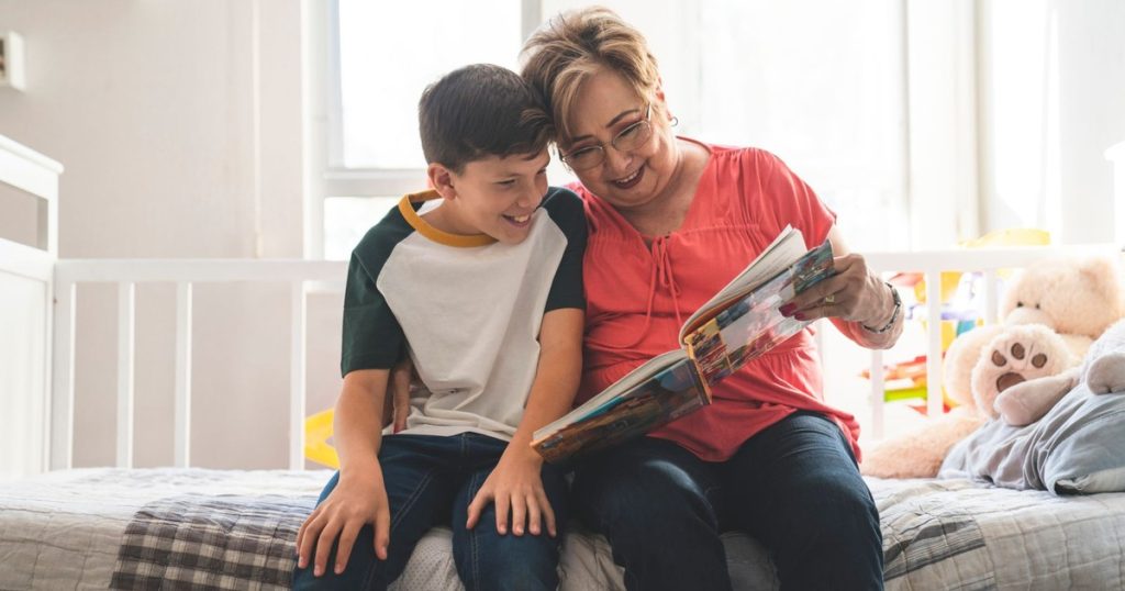 Sleep Experts Now Recommend Bedtime Habits That Our Grandparents Swore By - Featured image