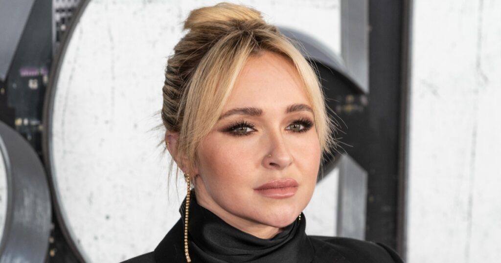 Hayden Panettiere and Neutrogena: What Their Fallout Says About Mental Health, Body Image and the Pressure to Be Perfect - Featured image