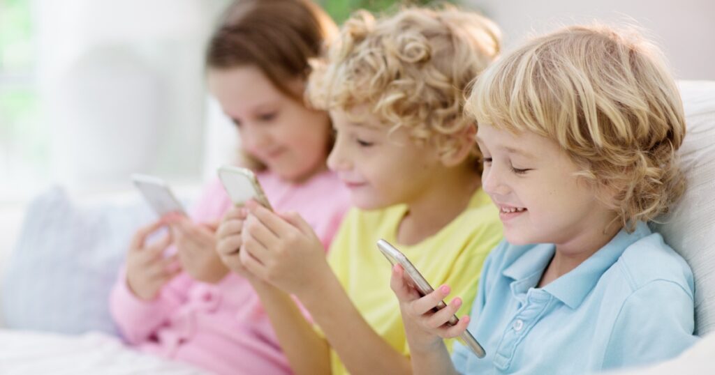 The Impact Of Your Technology Use On Your Child’s Health And Development - Featured image