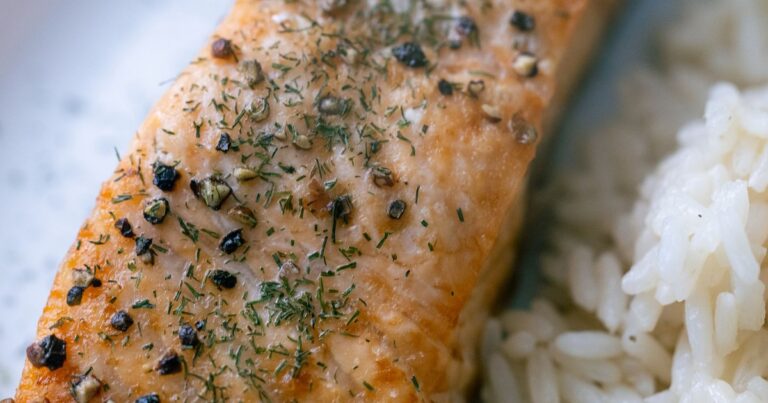 Could Salmon and Other Fatty Fish Help Fight Lung Injuries? - Featured image