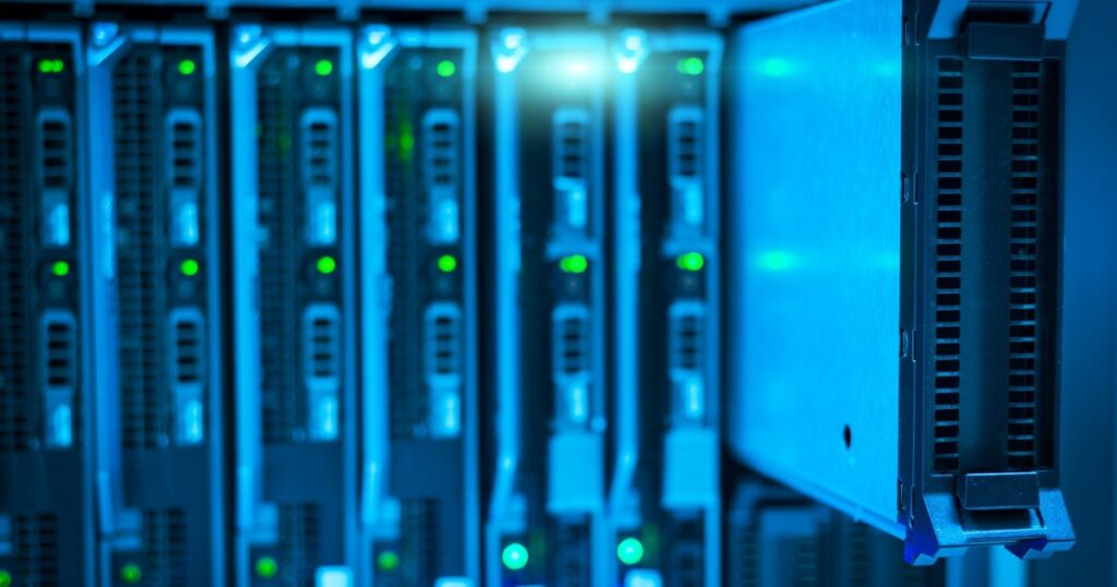 The Tech Giant Nobody Sees That Still Runs the World Behind the Scenes - Featured image