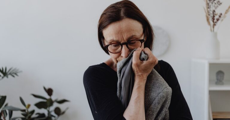 6 Things Nobody Warns You About When You Lose a Parent - Featured image