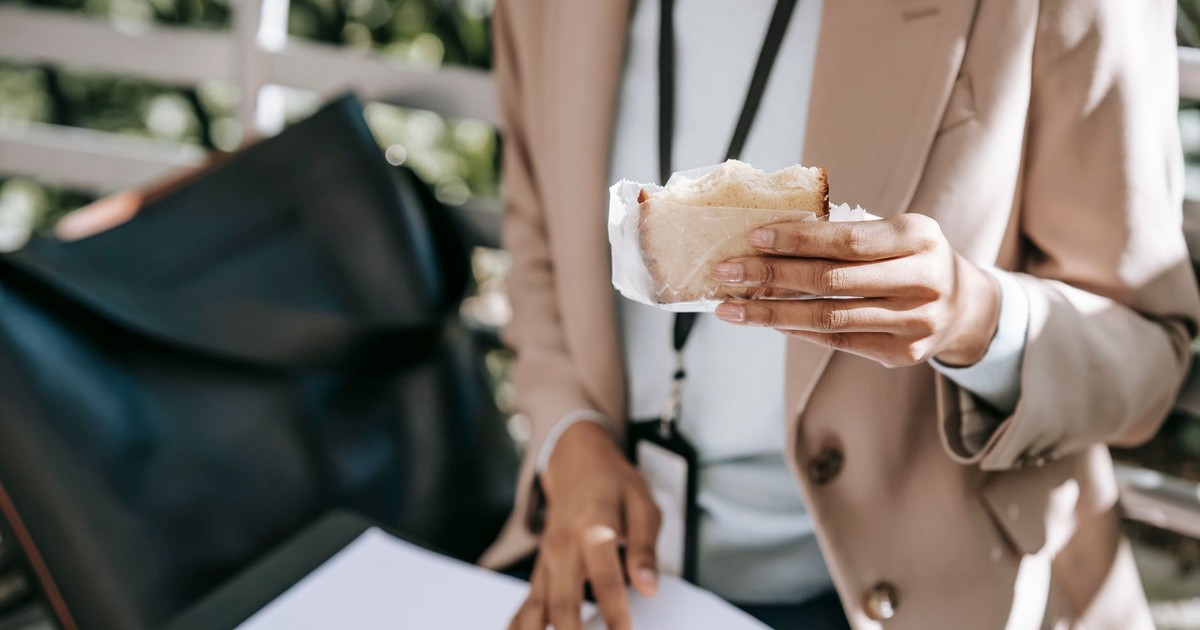 Does Eating by the Clock Really Help You Lose Weight?