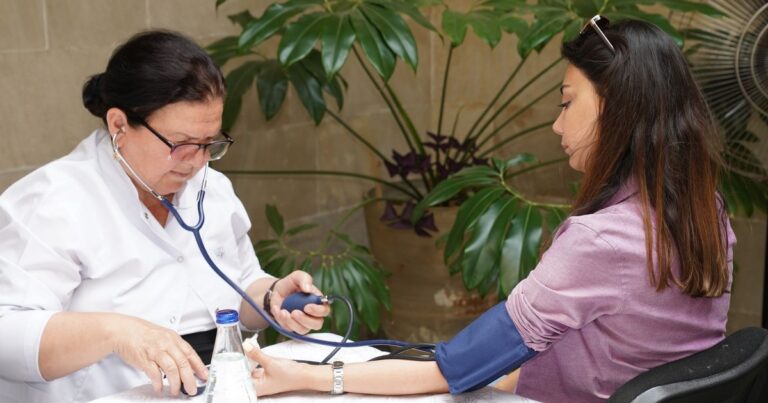 New Study Links HRT to Lower Dementia Risk — But Timing Is Key - Featured image