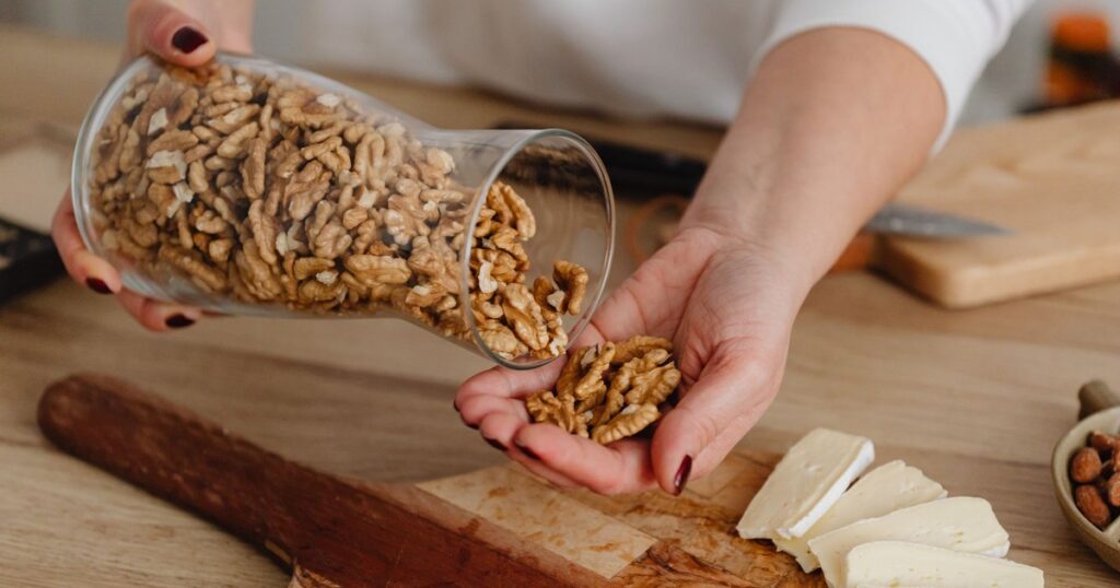 How a Daily Handful of This Snack Can Cut Your Hypertension Risk by 26% - Featured image